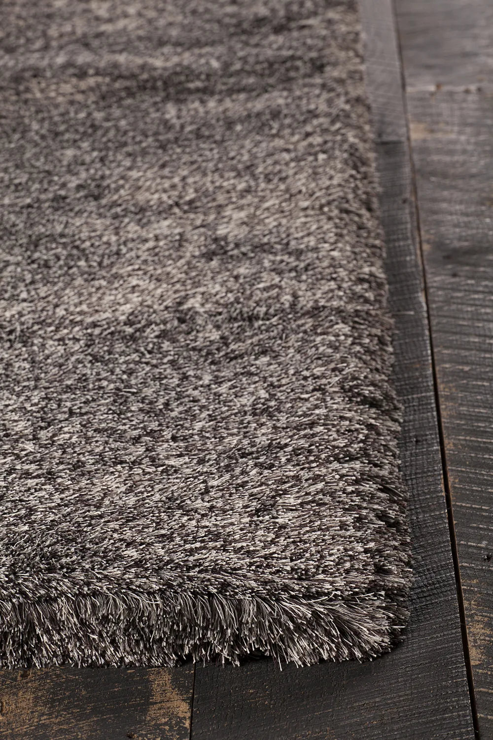 Chandra Elisha ELI-33100 Grey and Black rug, corner detail
