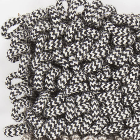 Chandra Evelyn EVE-38600 Black rug, texture close-up