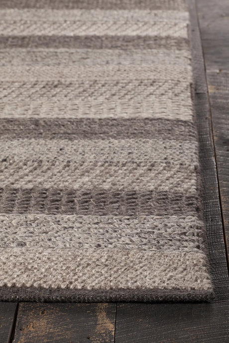 Chandra Forstel FOR-36901 Grey Mix rug, corner detail