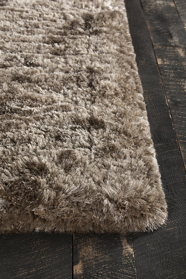 Chandra Giulia GIU-27801 Brown rug, corner detail