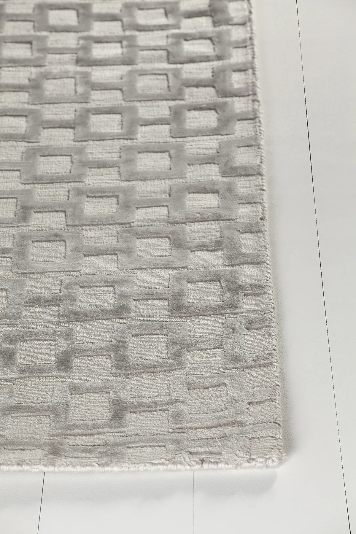 Chandra Hallie HAL-45003 Silver rug, corner detail