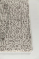 Chandra Isla ISL-44200 Grey and White rug, corner detail