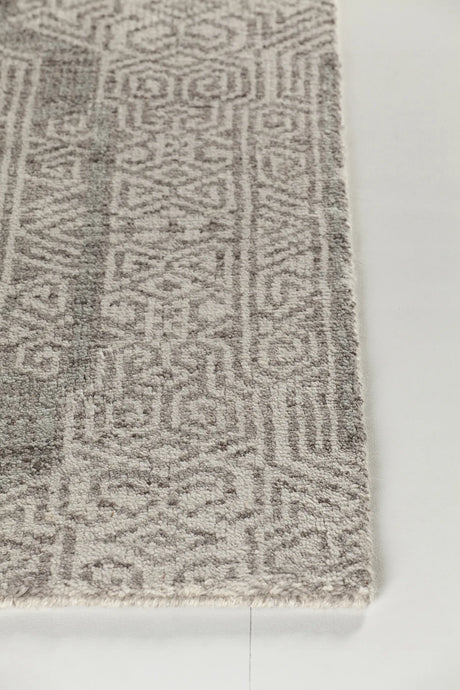 Chandra Isla ISL-44200 Grey and White rug, corner detail