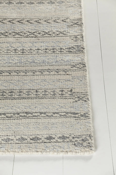 Chandra Isla ISL-44201 White and Grey rug, corner detail