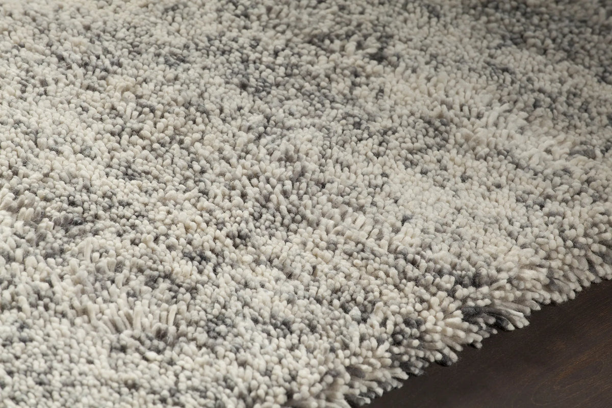 Chandra Izzie IZZ-45300 White and Grey rug, side detail view