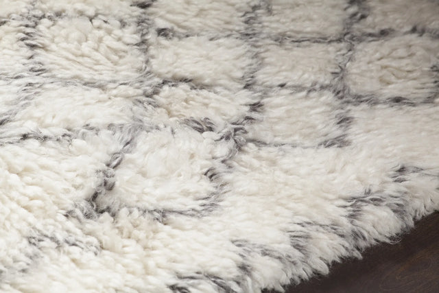 Chandra Jeri JER-44300 White and Grey rug, side detail view