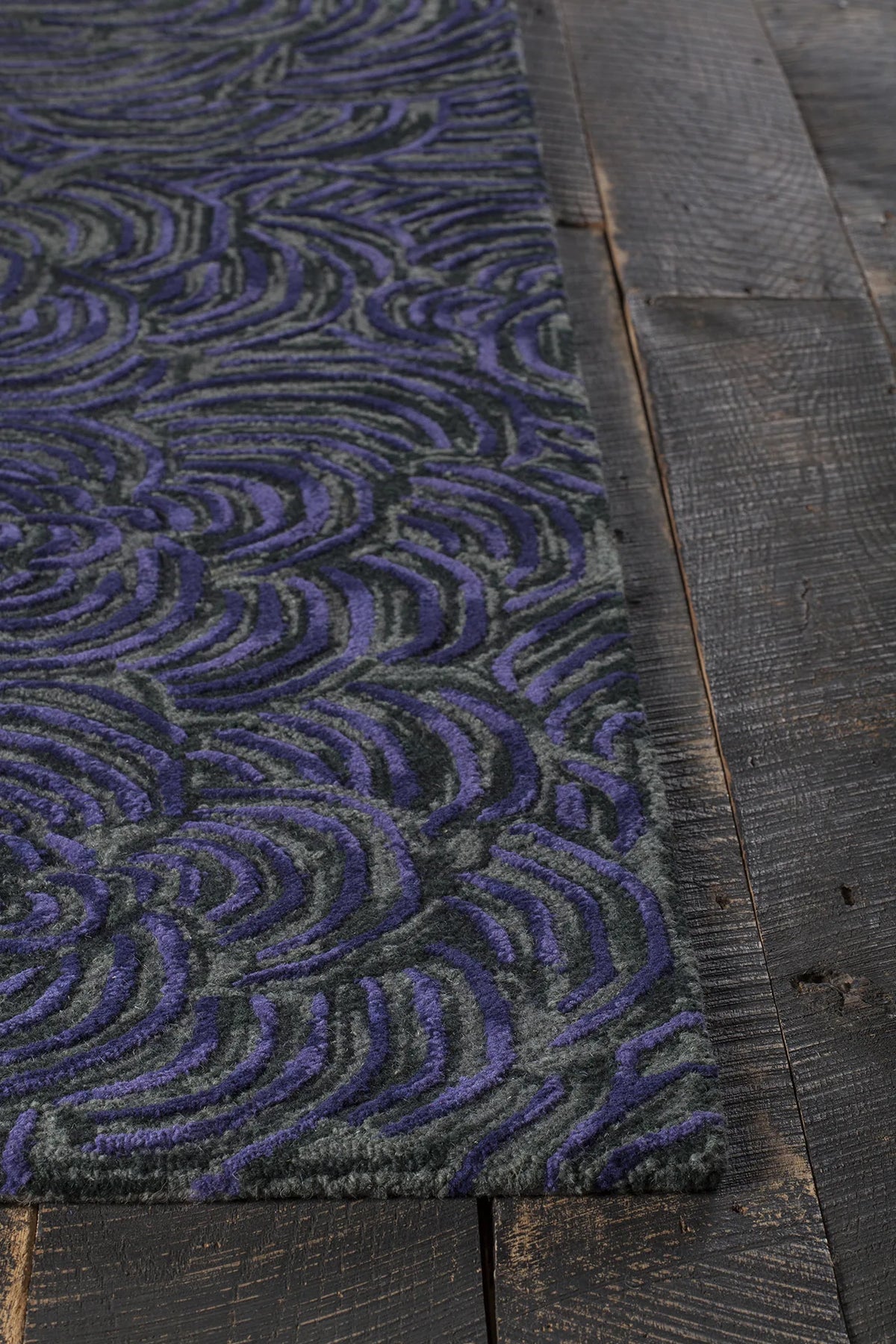 Chandra Leia LEI-42201 Lavender and Grey rug, corner detail