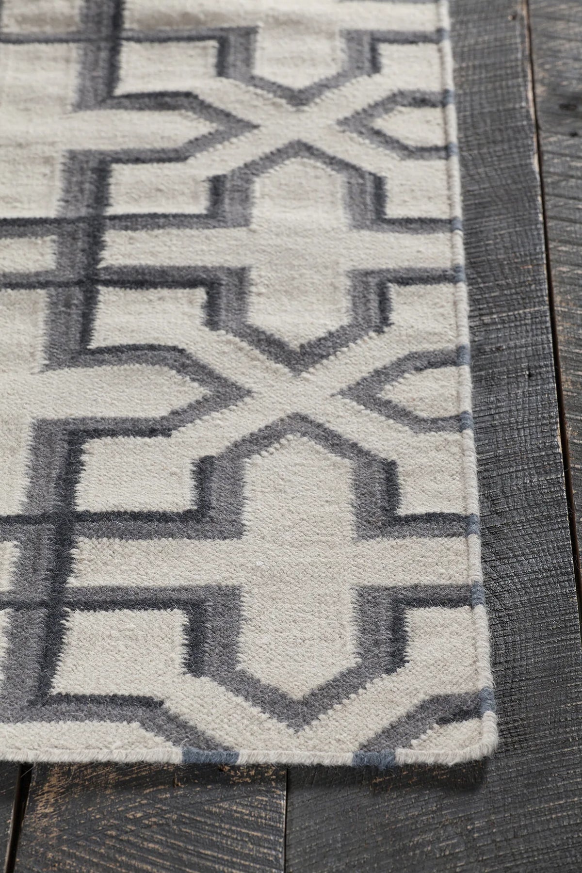 Chandra Lima LIM-25740 White and Grey and Black rug, corner detail