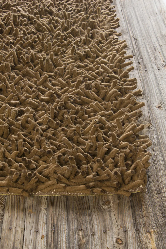 Chandra Montaro MON-20406 Brown rug, corner detail