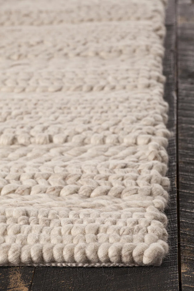 Chandra Naja NAJ-40300 Natural rug, corner detail