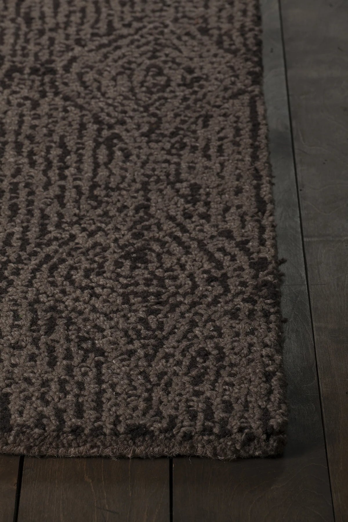 Chandra Navyan NAV-5004 Taupe and Brown rug, corner detail