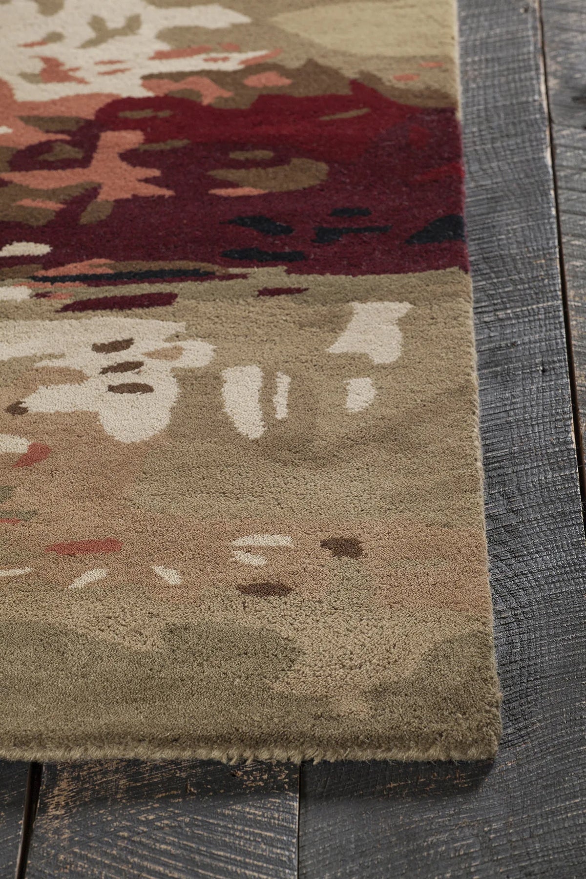 Chandra Nirvana NIR-6601 Burgundy and Grey and Green and Tan and Black rug, corner detail
