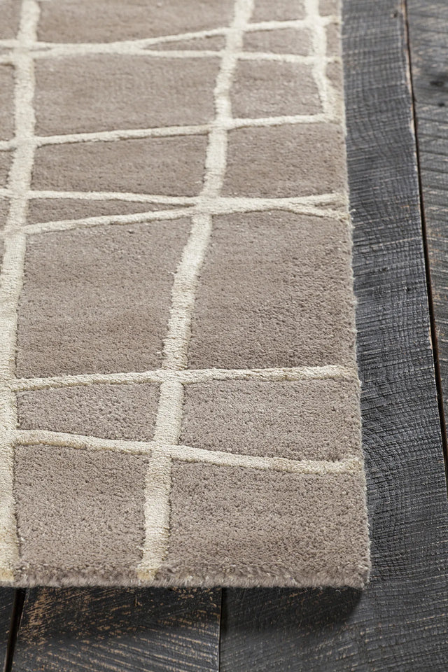 Chandra Oslo OSL-31900 Taupe and Beige rug, corner detail