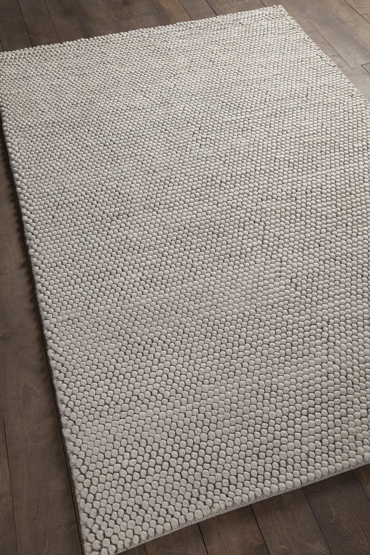 Chandra Quina QUI-42901 Silver rug, angled side view