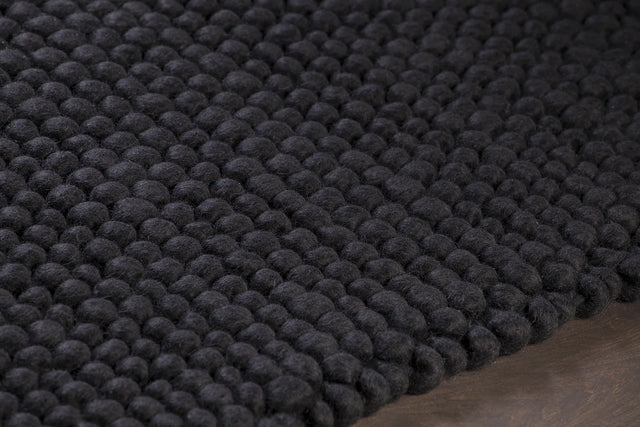 Chandra Quina QUI-42902 Black rug, side detail view