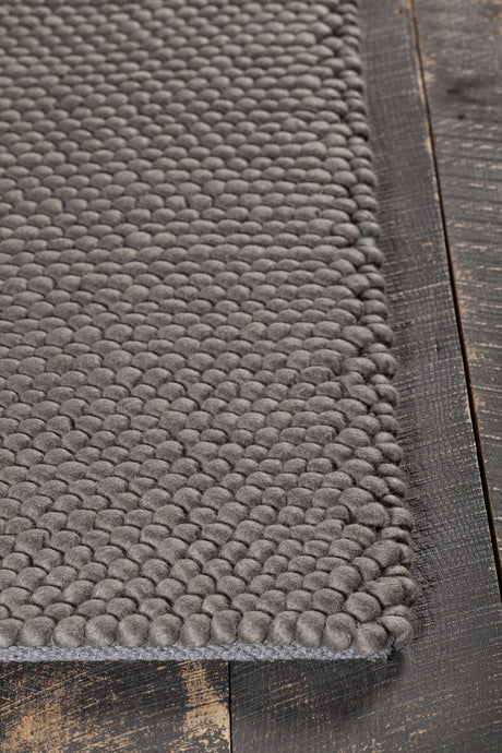 Chandra Quina QUI-42903 Grey rug, corner detail
