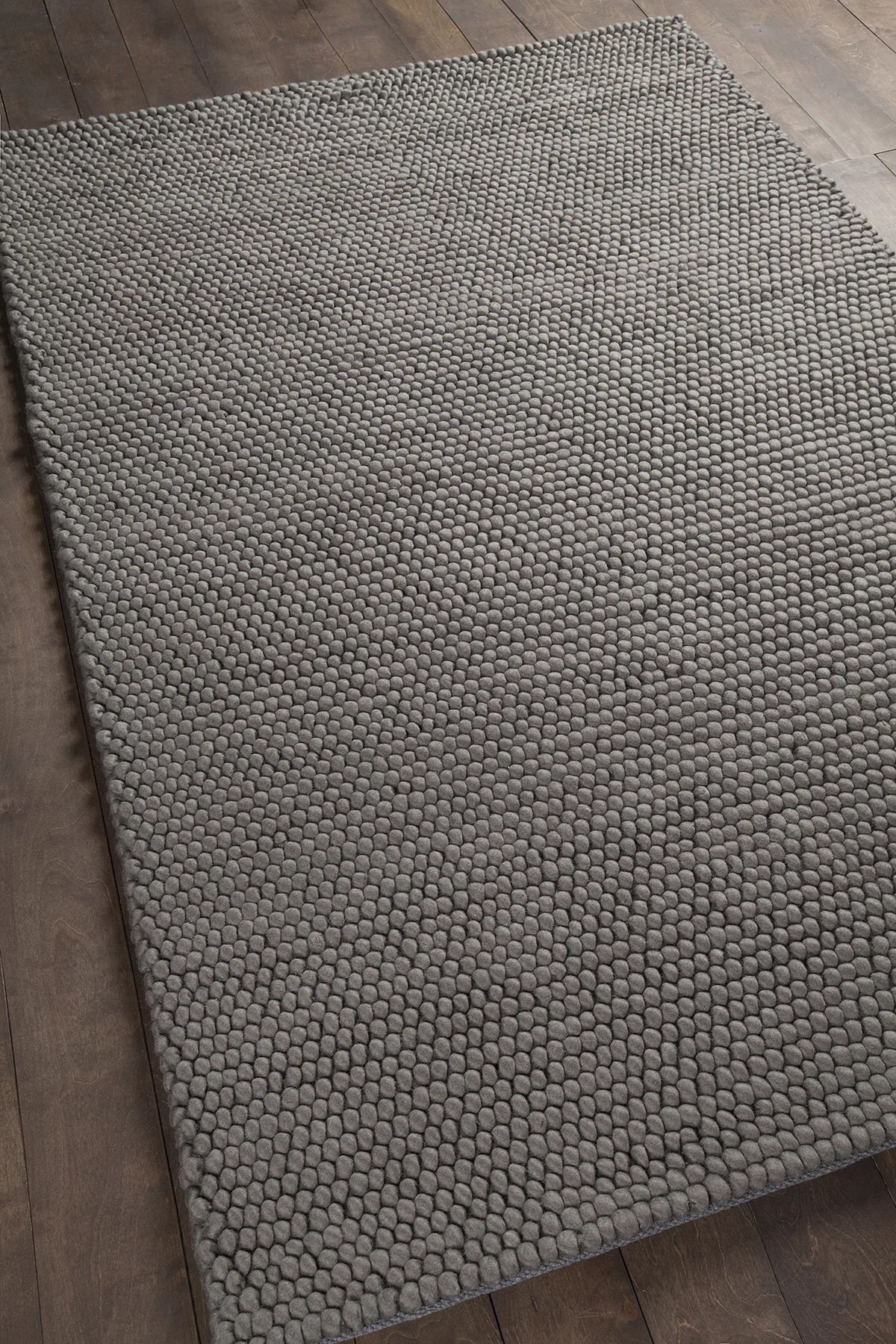 Chandra Quina QUI-42903 Grey rug, angled side view