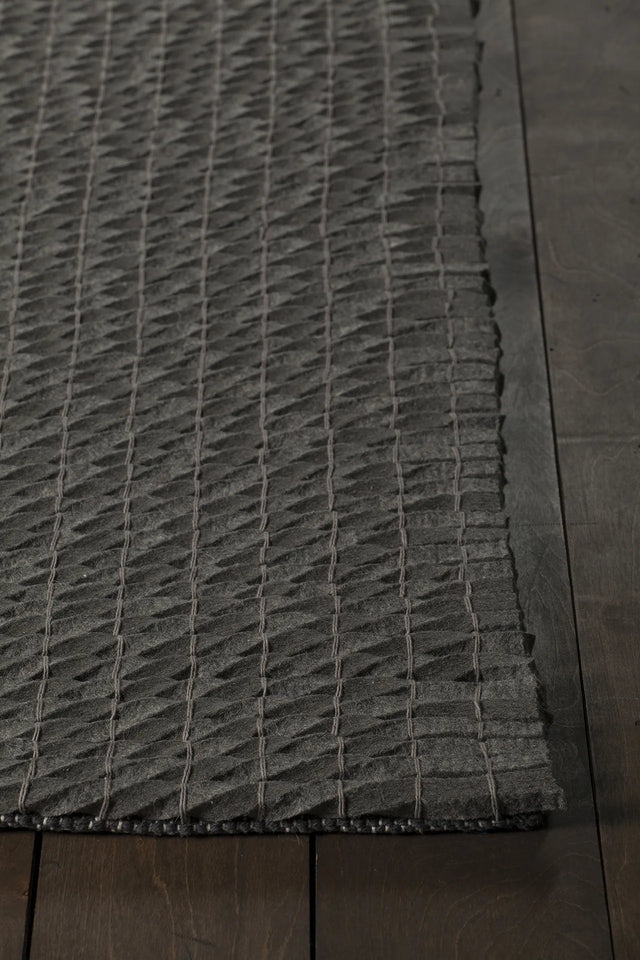 Chandra Renea REN-40103 Grey rug, corner detail