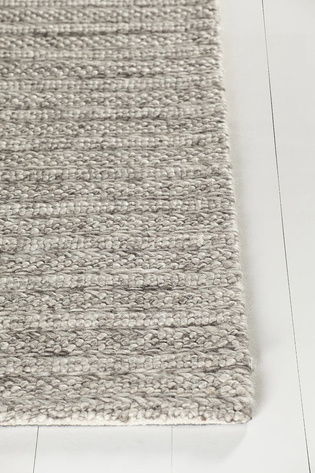Chandra Saira SAI-44700 Silver rug, corner detail