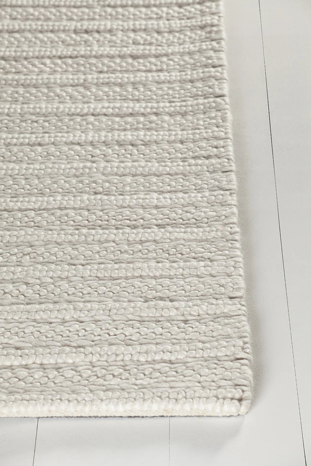 Chandra Saira SAI-44701 White rug, corner detail