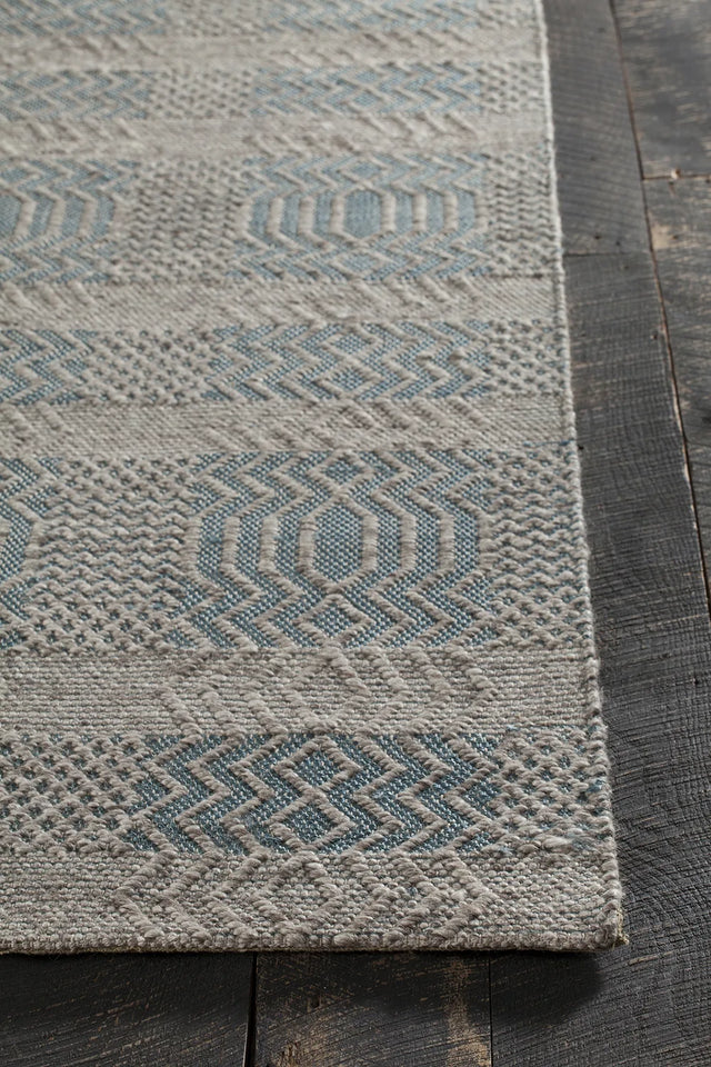 Chandra Salona SAL-34500 Blue and Natural rug, corner detail