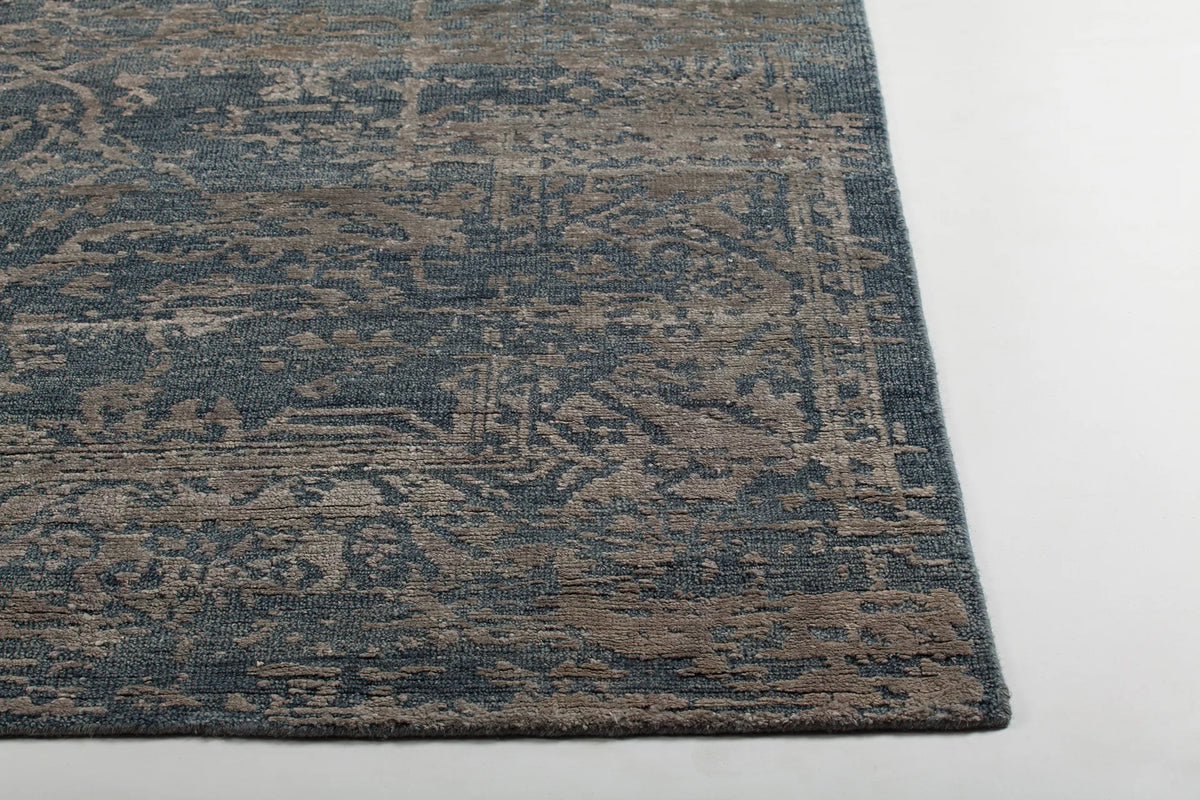 Chandra Sasha SAS-47002 Navy Blue and Silver rug, corner detail