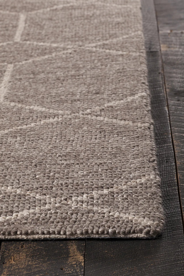 Chandra Slone SLO-32801 Taupe rug, corner detail