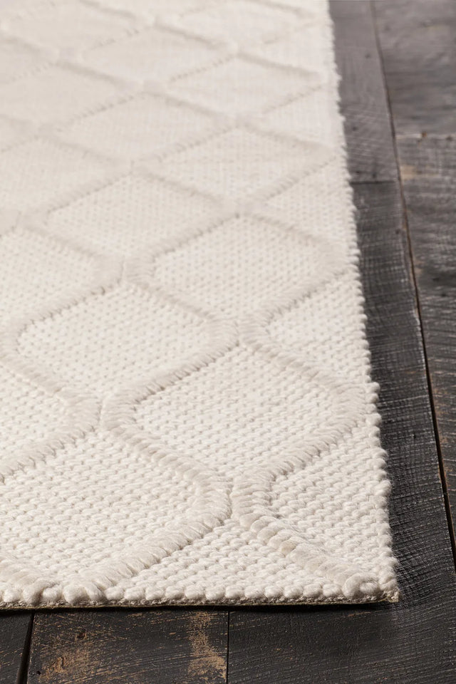 Chandra Sujan SUJ-34700 White rug, corner detail