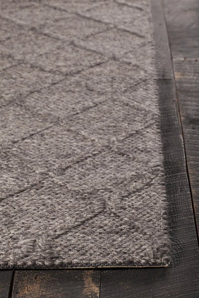 Chandra Sujan SUJ-34702 Charcoal rug, corner detail