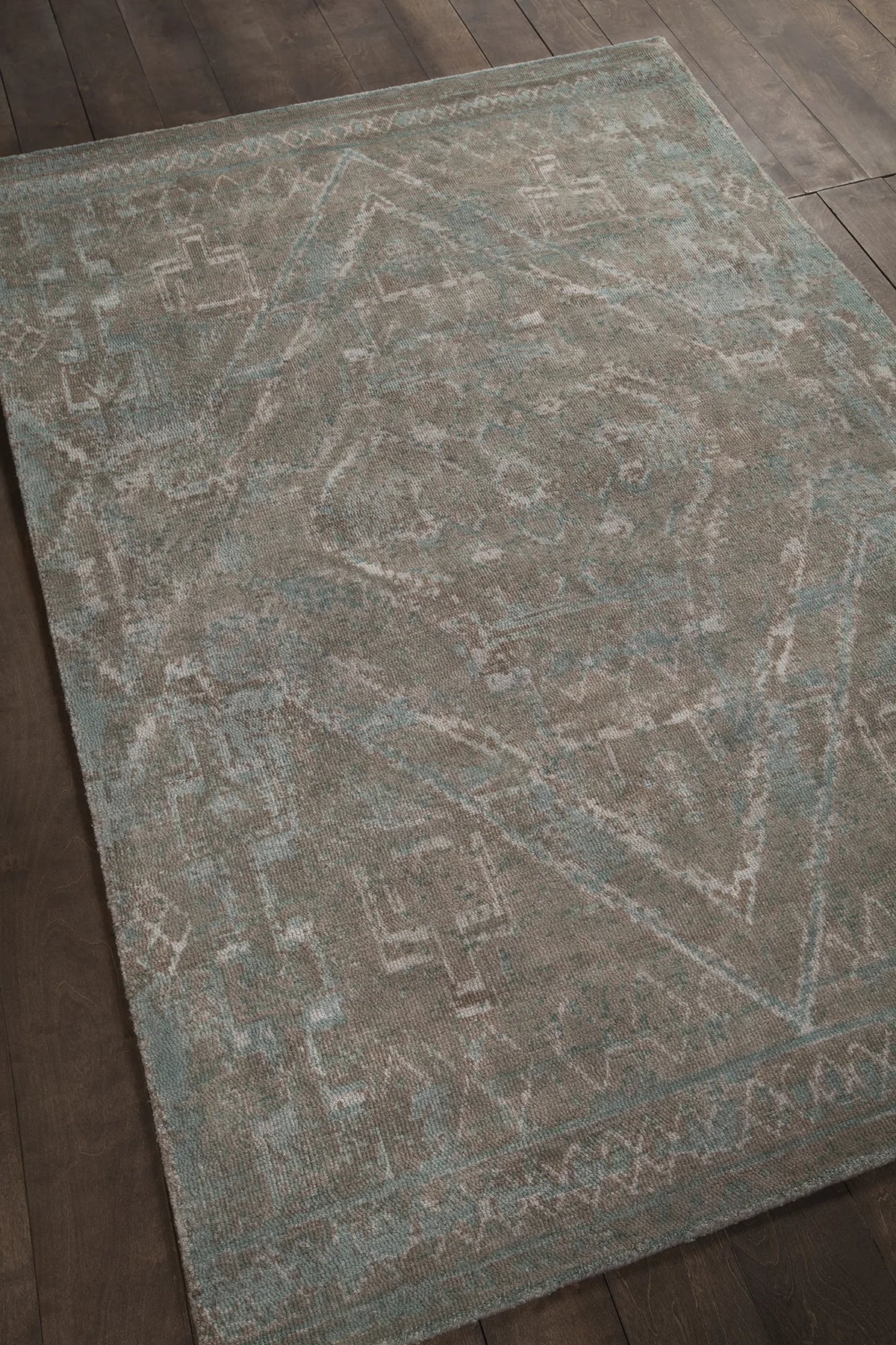 Chandra Tayla TAY-42404 Beige and White and Charcoal rug, angled side view
