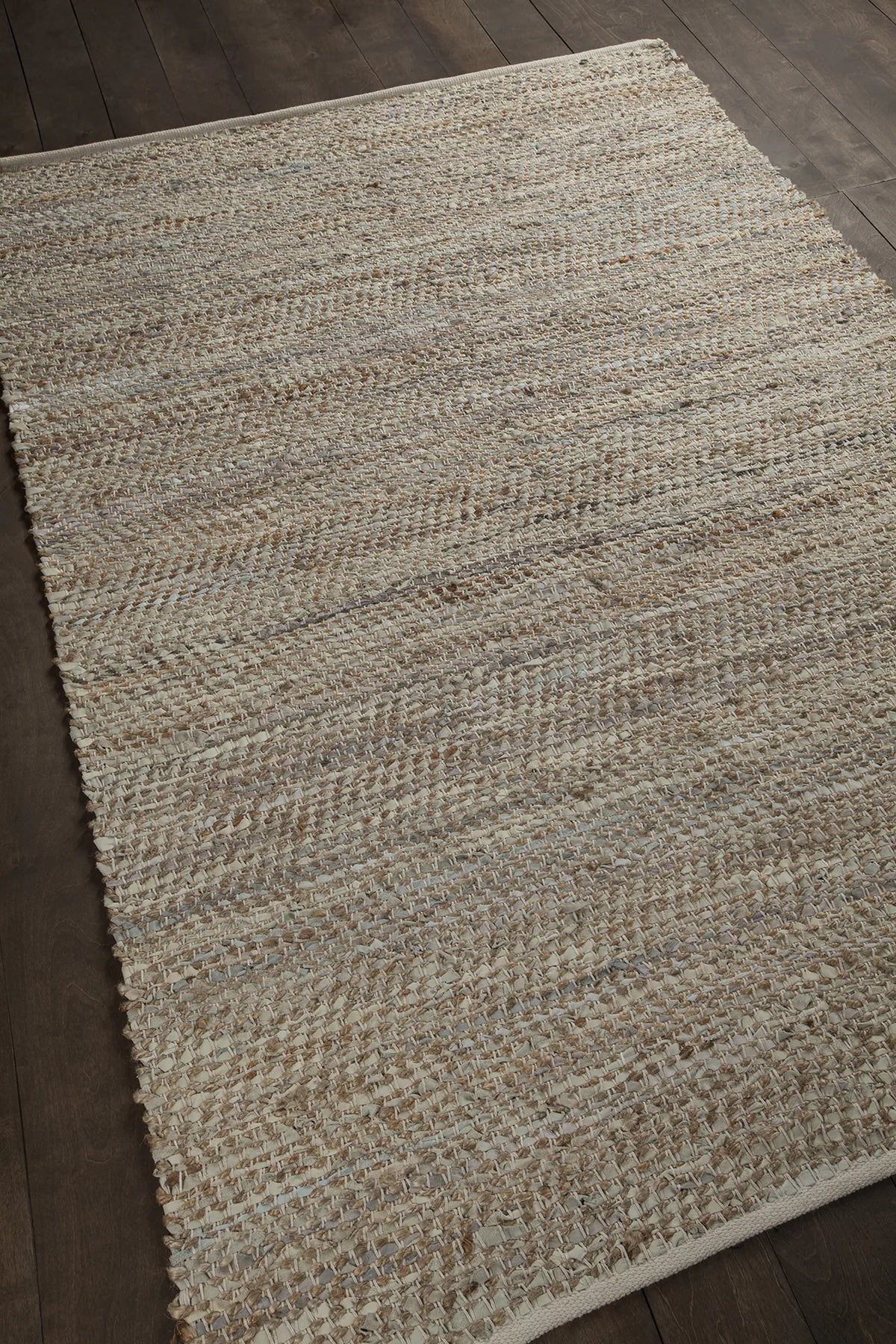 Chandra Tenola TEN-37602 Silver rug, angled side view