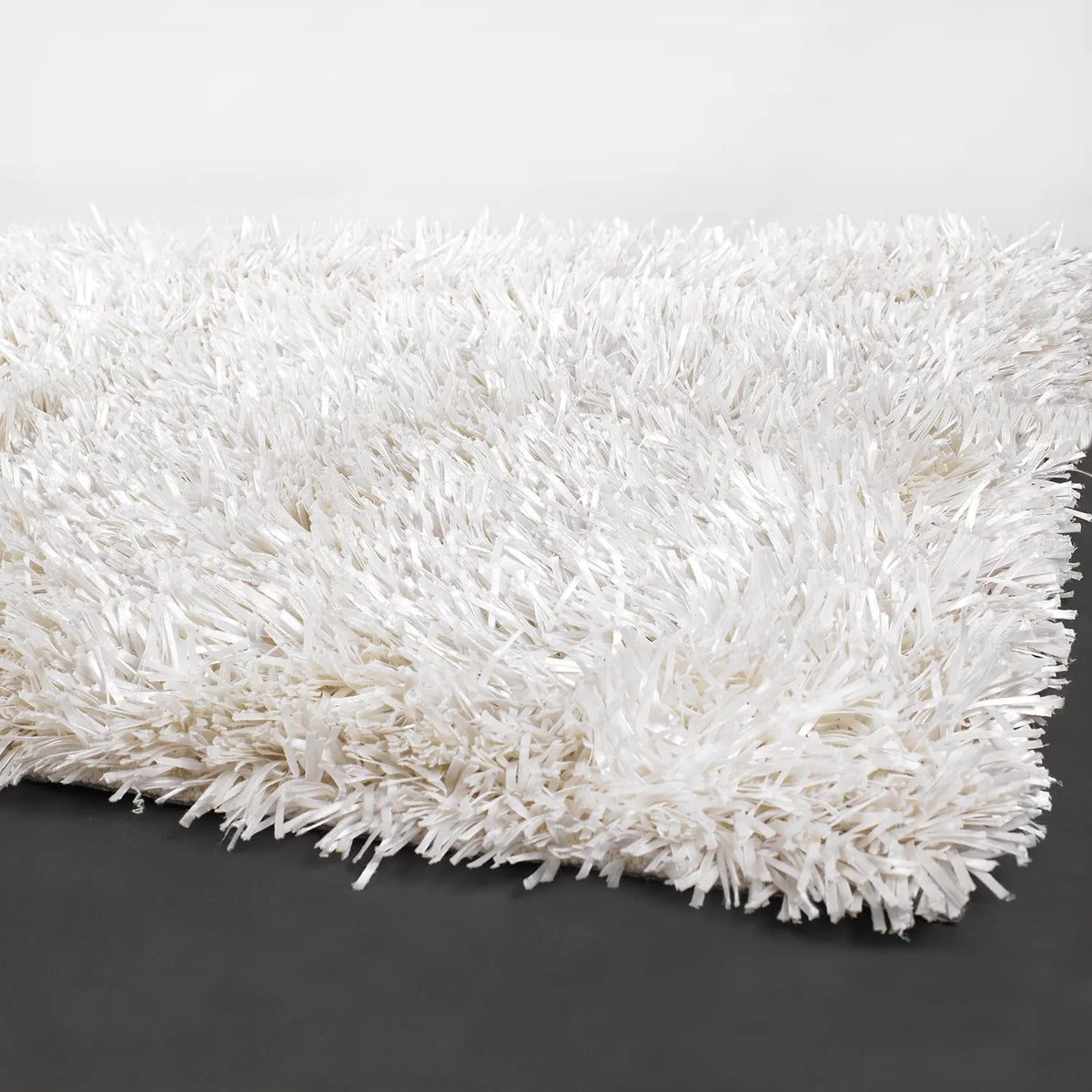 Chandra Tirish TIR-19304 White rug, corner detail