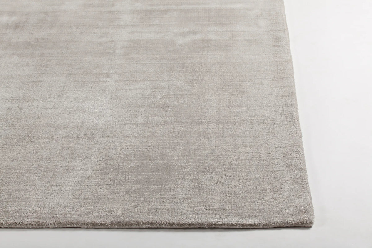 Chandra Tricia TRI-48200 Light Grey rug, corner detail