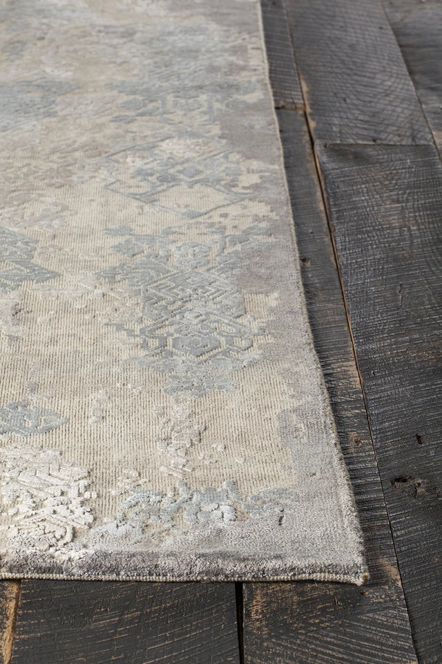 Chandra Vingel VIN-36800 blue and green and beige rug, corner detail