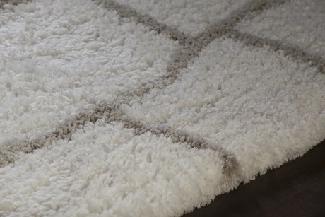 Chandra Zoya ZOY-45800 White and Silver rug, side detail view