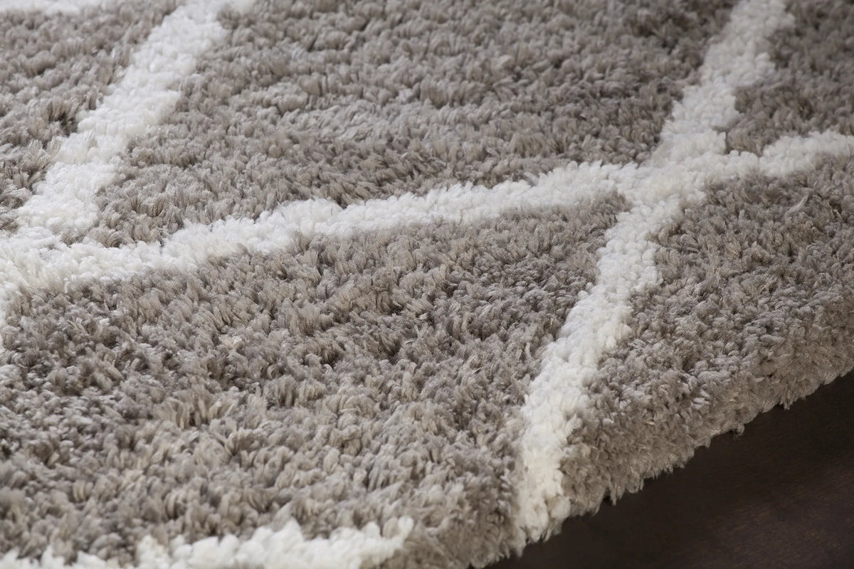 Chandra Zoya ZOY-45801 Grey and White rug, side detail view