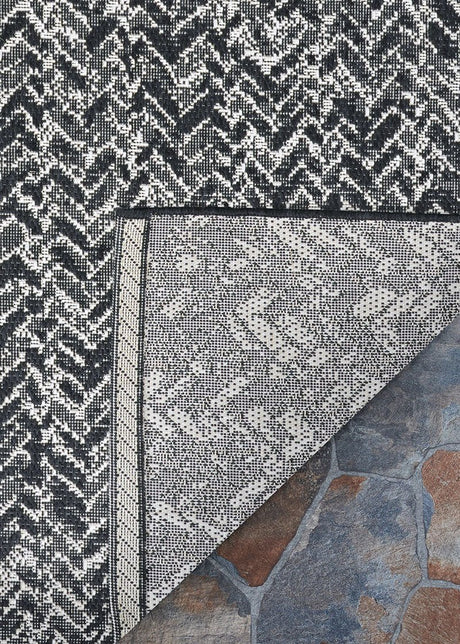 Couristan Afuera Harringbone Path 5379/9008 Onyx/Shell Rugs - Couristan - 53799008020037t