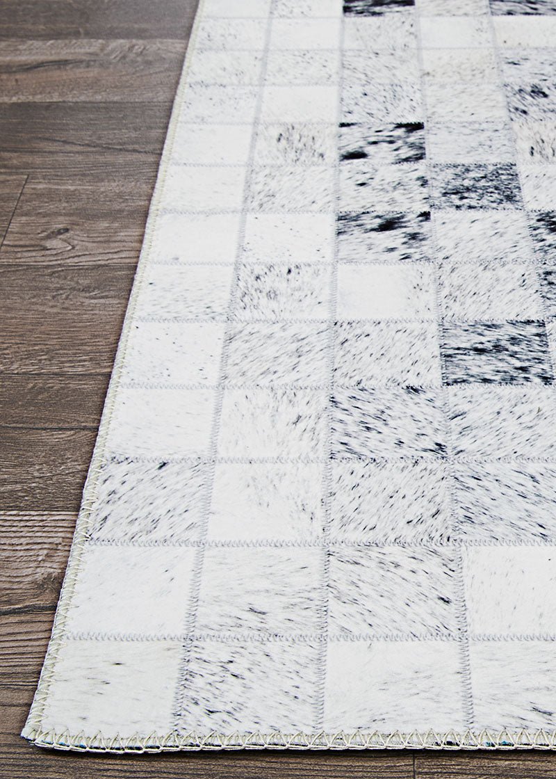 Couristan Prairie Hygee Blocks 3009/0097 Coal/Ice Caps Rugs.