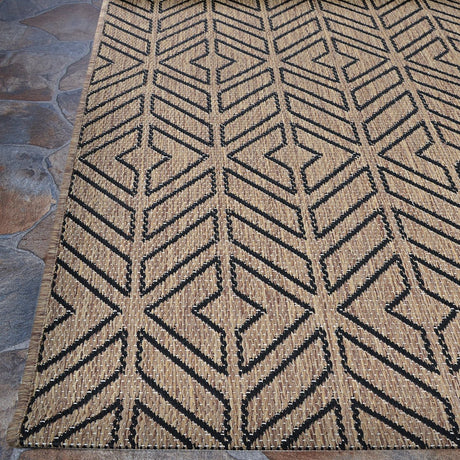 Couristan Recife Cabana Tile 1318/2550 Driftwood/Black Rug.