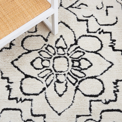 Safavieh Casablanca Csb206A Ivory/Black Area Rug