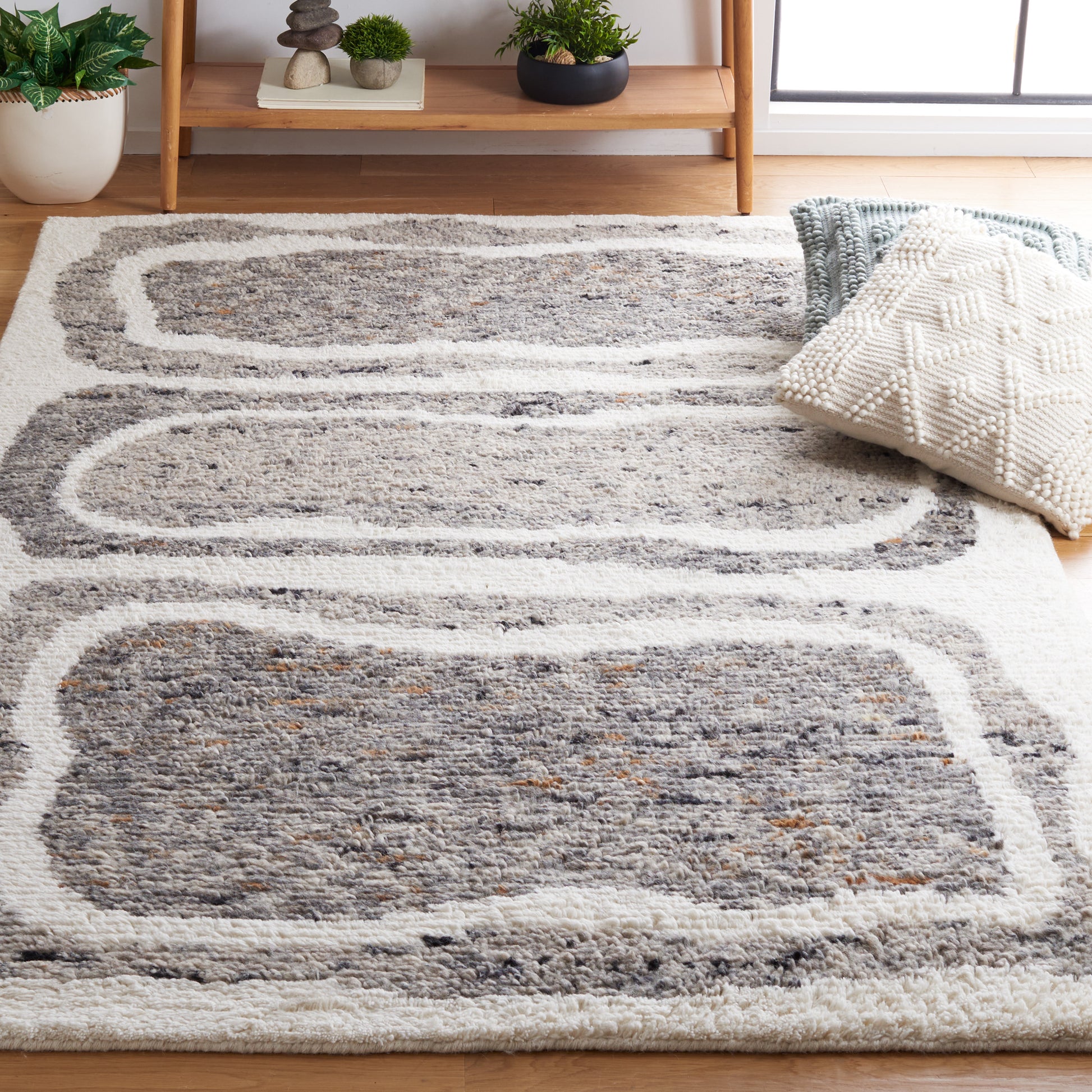 Safavieh Casablanca Csb549G Ivory/Dark Grey Area Rug