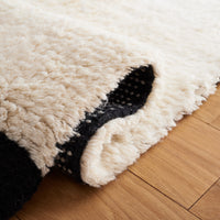 Safavieh Casablanca Csb704Z Black/Ivory Area Rug