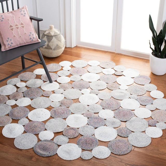 Safavieh Cape Cod 5'-0" x 5'-0" Rug in Grey / Ivory