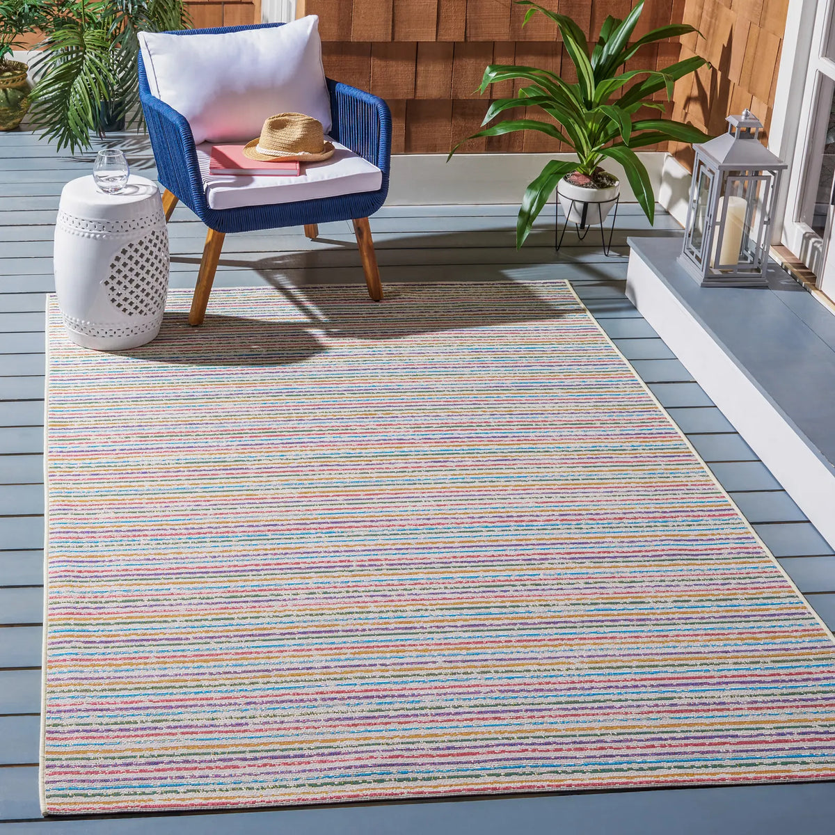Safavieh Summer 4'-0" x 6'-0" Rug in Ivory / Blue