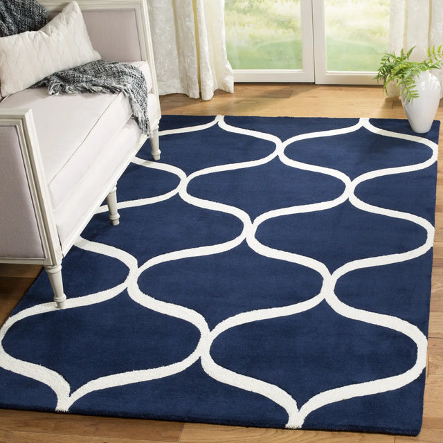 Safavieh Cambridge 4'-0" x 6'-0" Rug in Dark Blue / Ivory