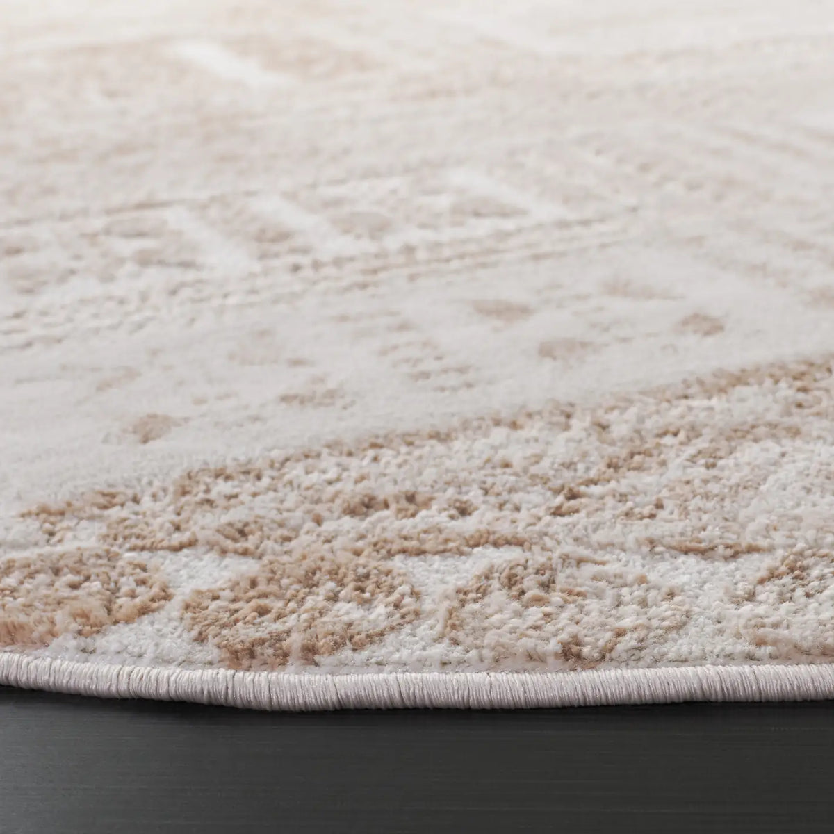 Safavieh Whisper 6'-7" x 6'-7" Rug in Beige / Light Beige
