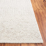 Safavieh Metro 4'-0" x 6'-0" Rug in Ivory