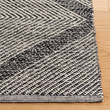 Safavieh Montauk 4'-0" x 6'-0" Rug in Black