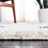 Safavieh Venus Shag 600 4'-0" x 6'-0" Rug in Ivory / Dark Grey