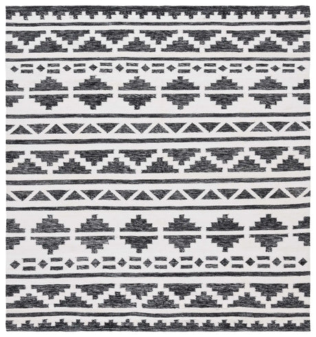 Safavieh Kilim 6'-0" x 6'-0" Rug in Black / Ivory